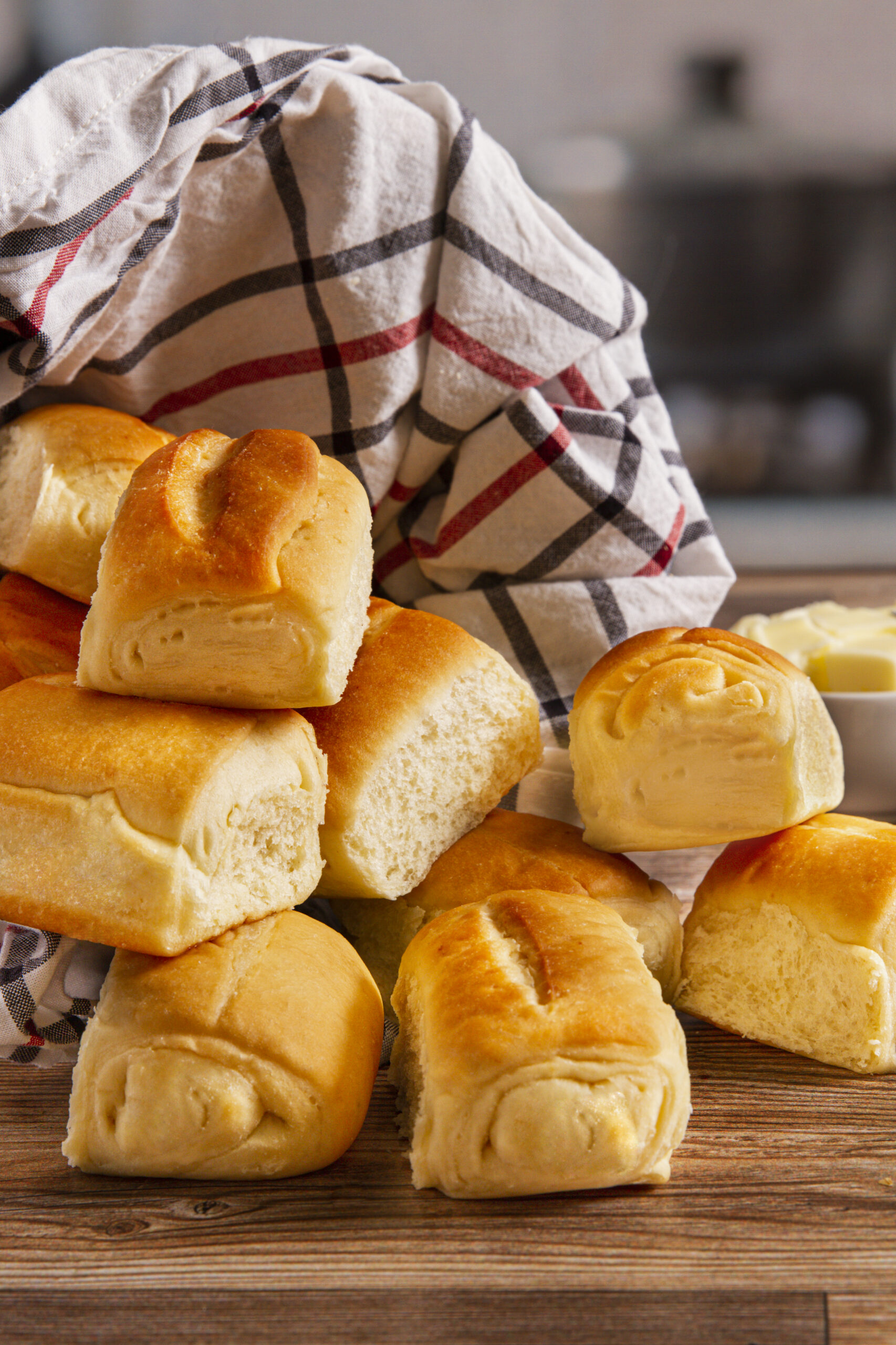 Beehive_FrozenDough_HawaiianRolls_01_AFS