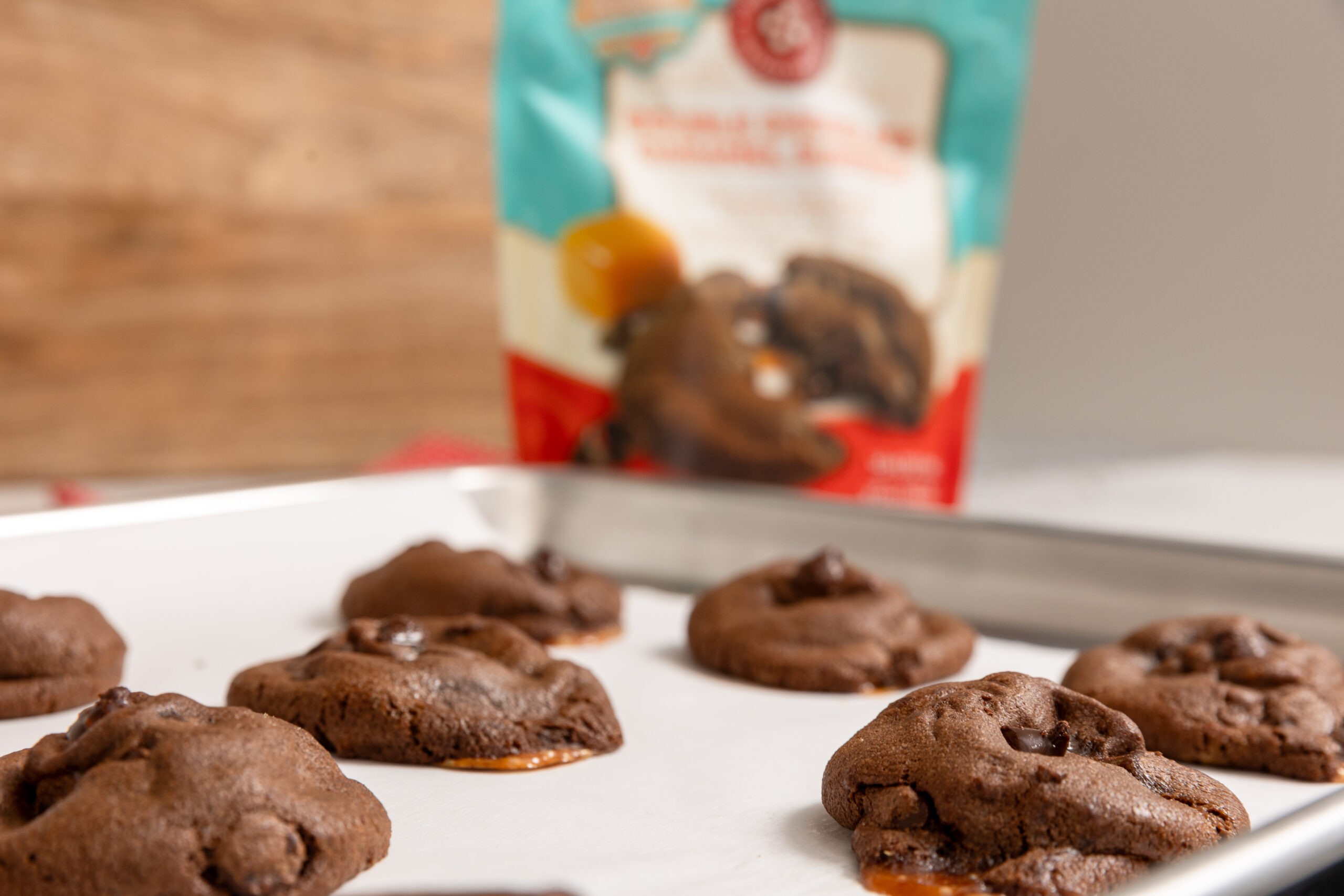 RedButtonVintageCreamery_FrozenCookieDough_DoubleChocolateCaramelSurprise_Nov24_AFS-2