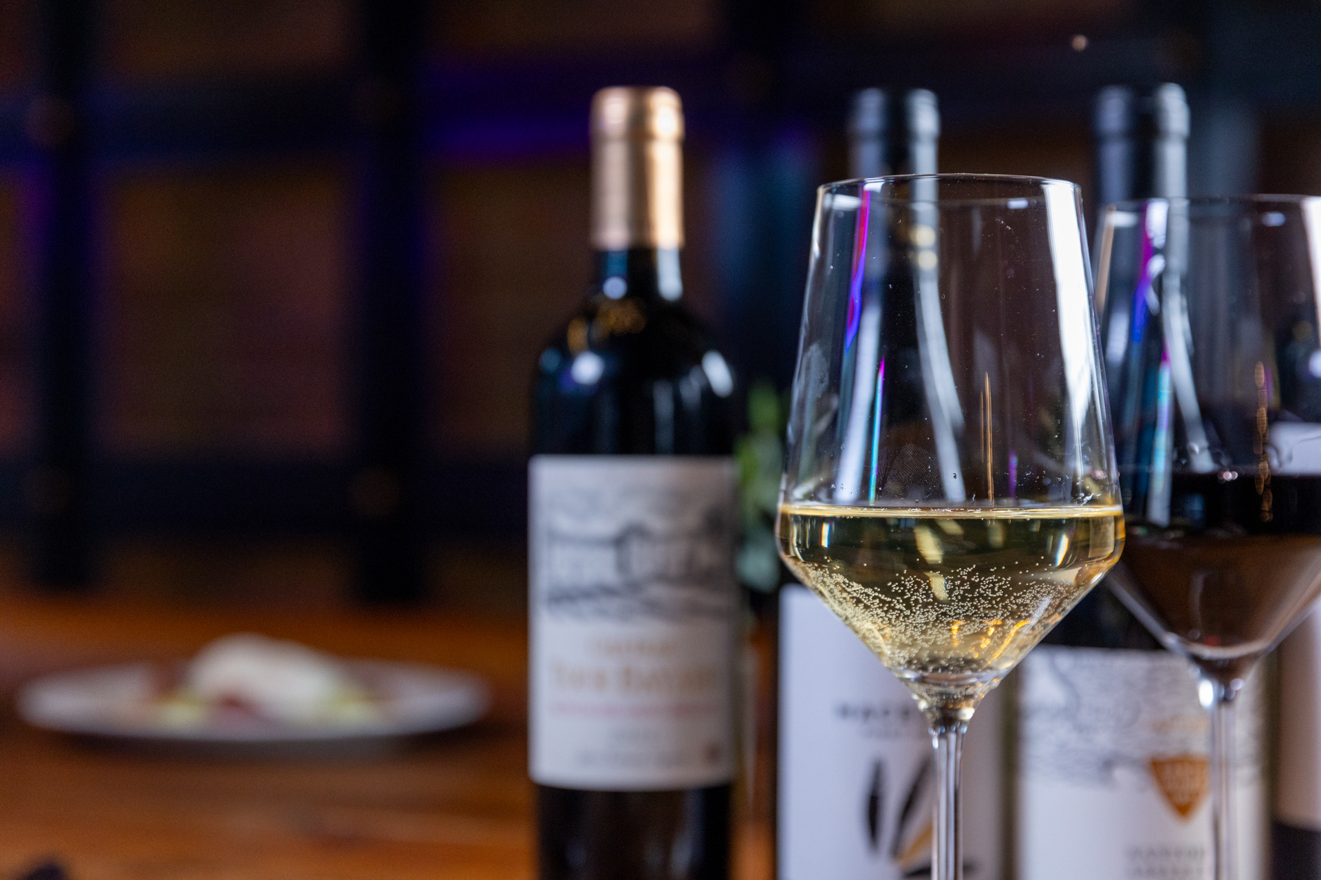 Kaneo_Wine_Spothopper-1